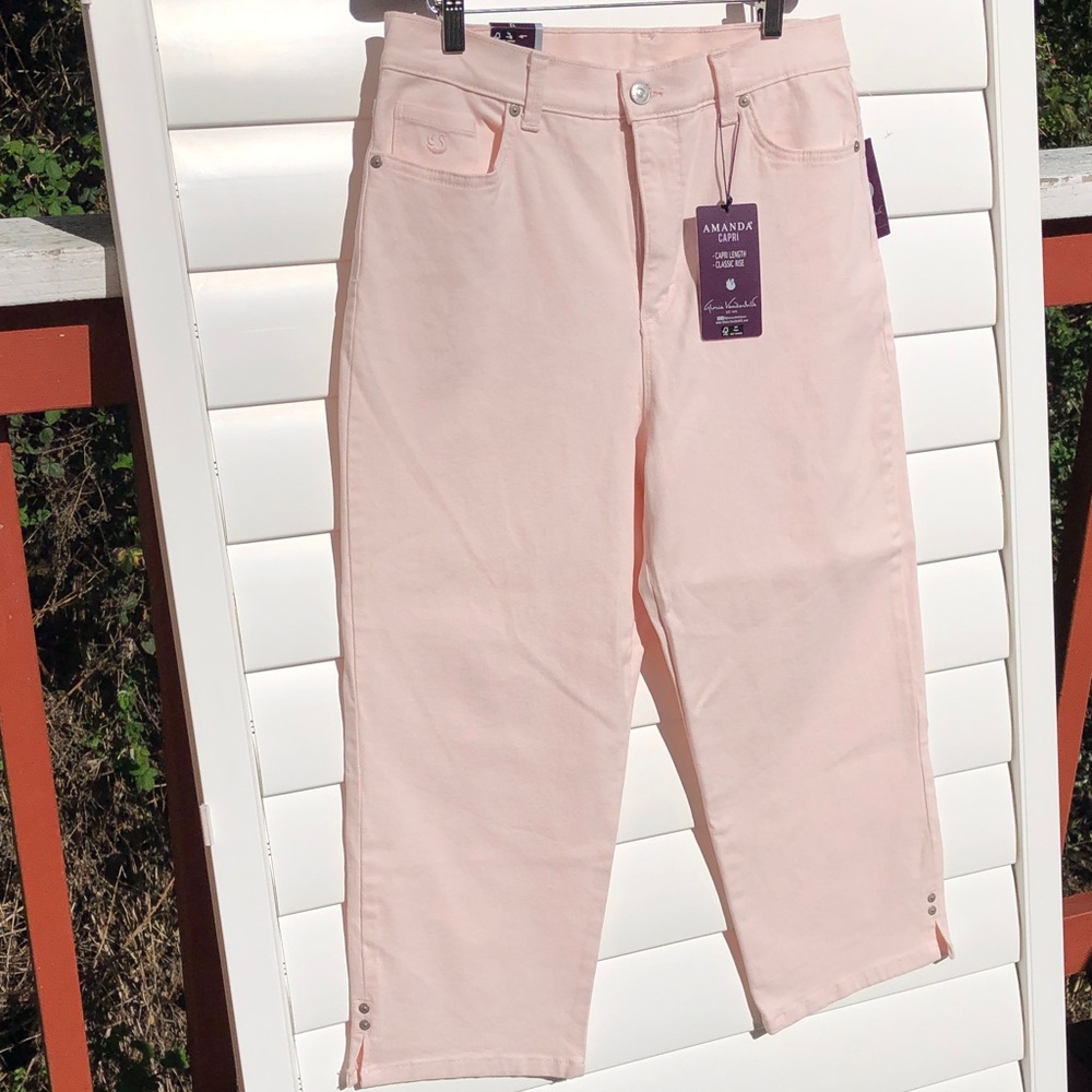 Gloria Vanderbilt Pale Pink Cropped Capris with Snap Tabs - Picture 5 of 9